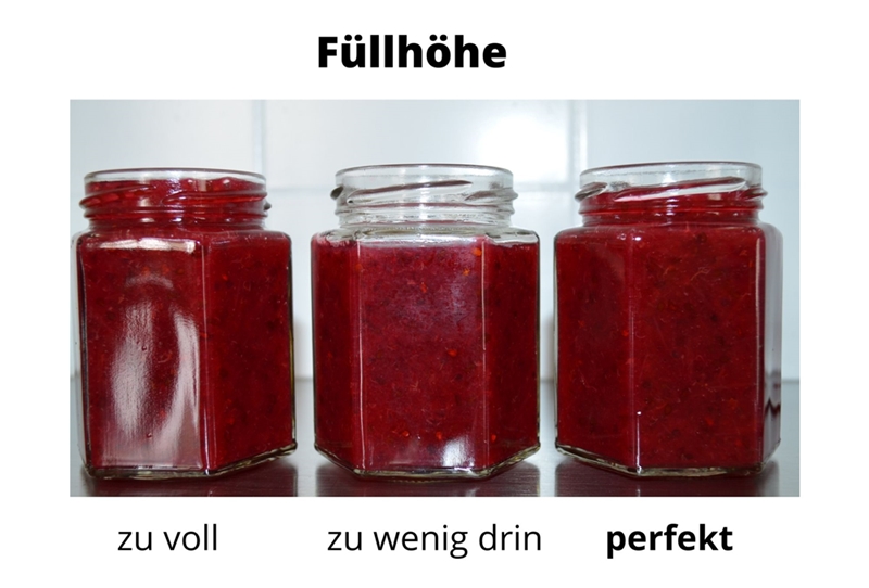 Drei Gläser gefüllt mit Marmelade, mit unterschiedlichen Füllhöhen